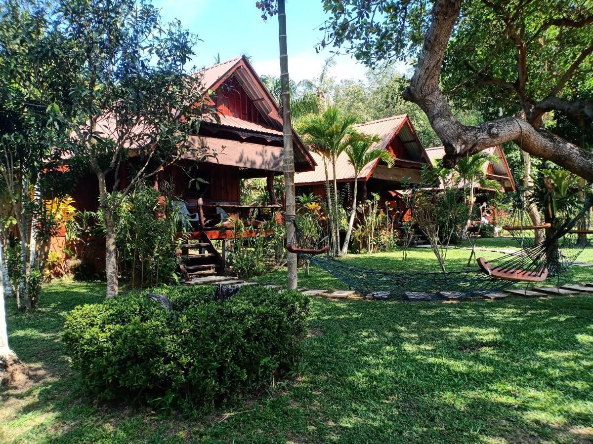 Friendly Koh Jum Hotel Exterior photo