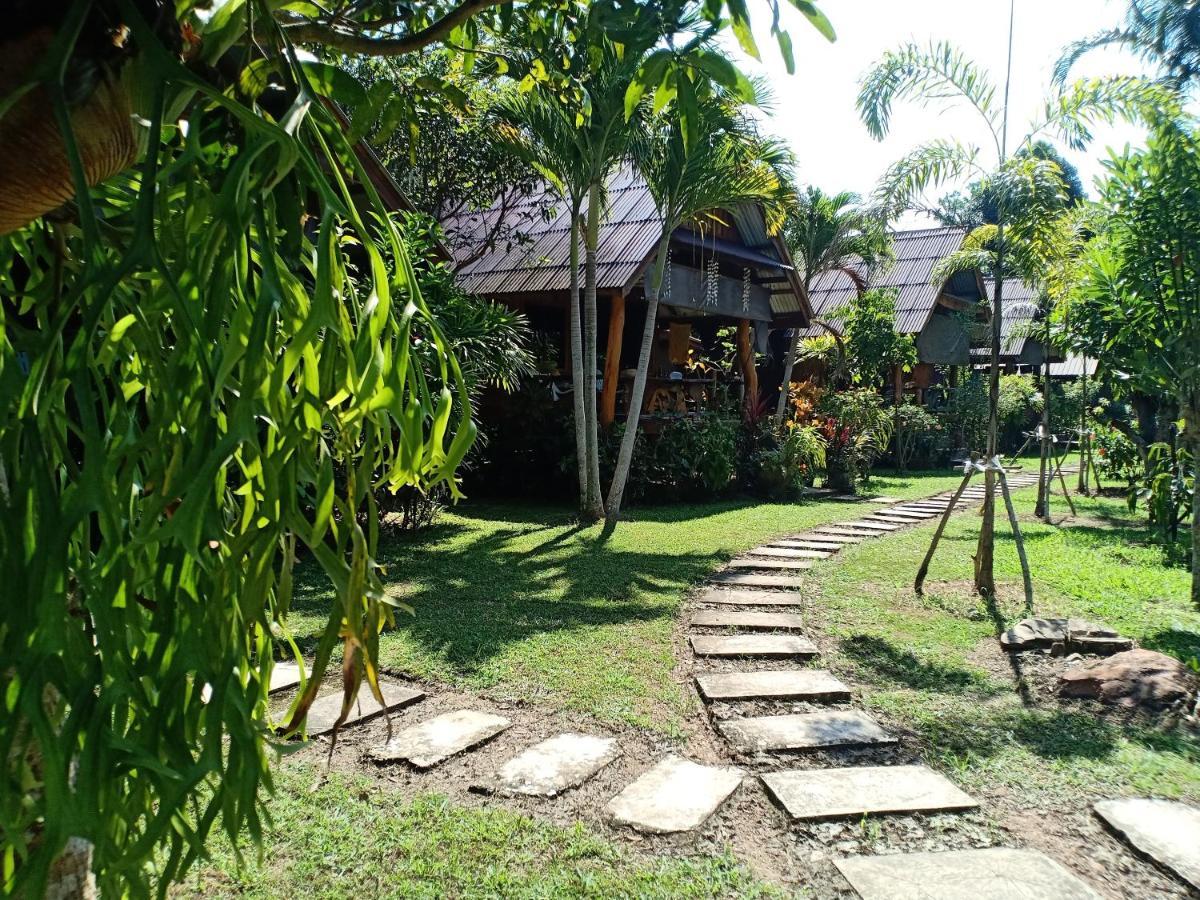 Friendly Koh Jum Hotel Exterior photo