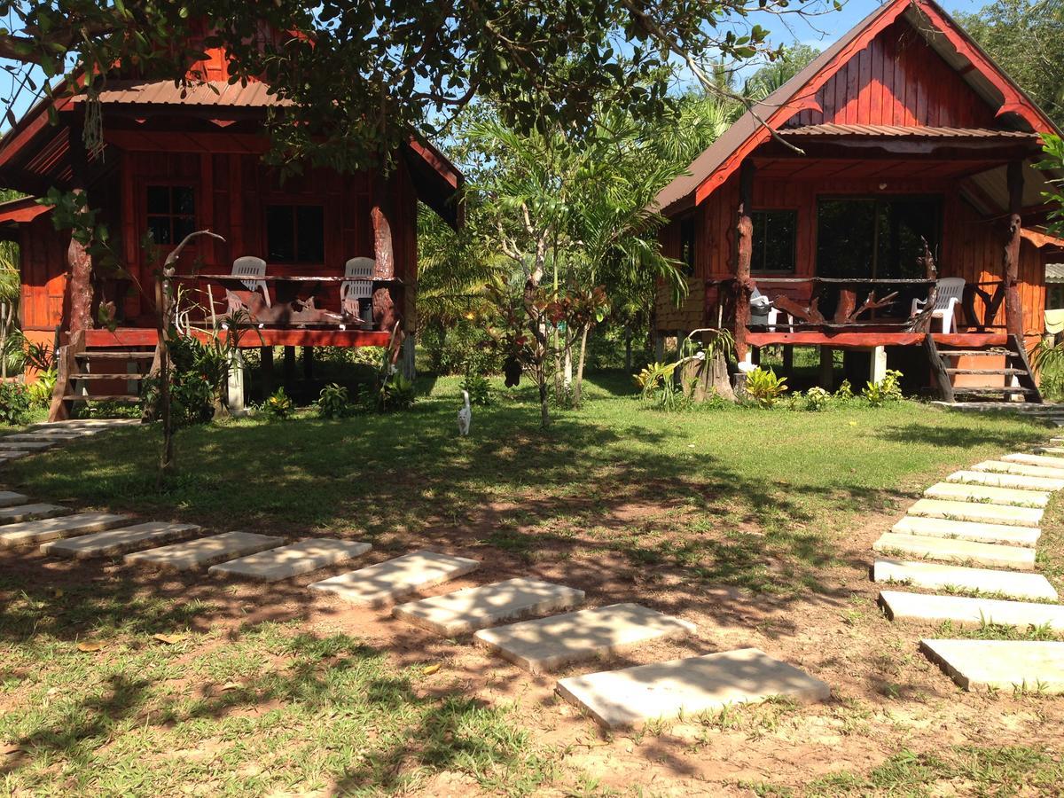 Friendly Koh Jum Hotel Exterior photo