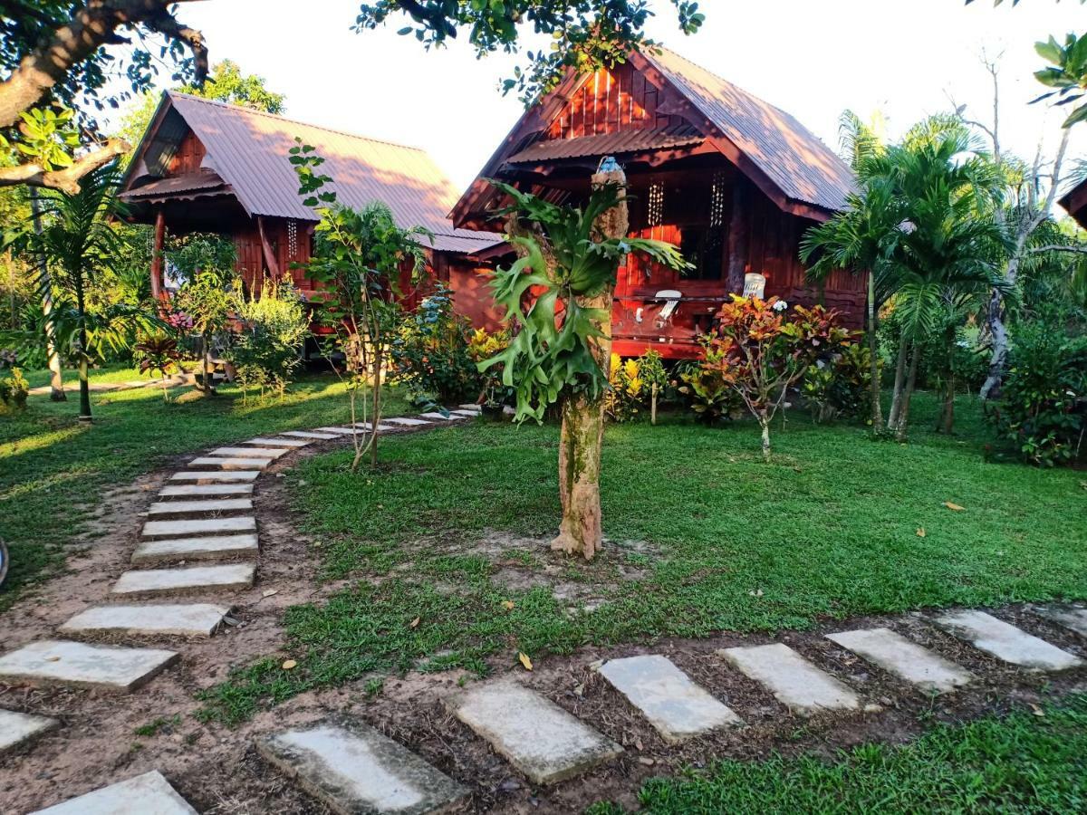 Friendly Koh Jum Hotel Exterior photo