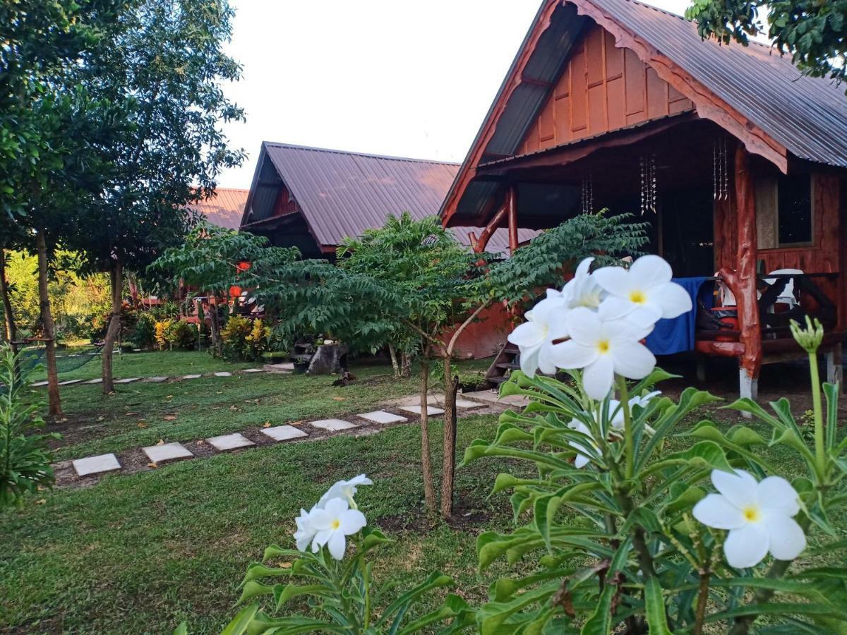 Friendly Koh Jum Hotel Exterior photo